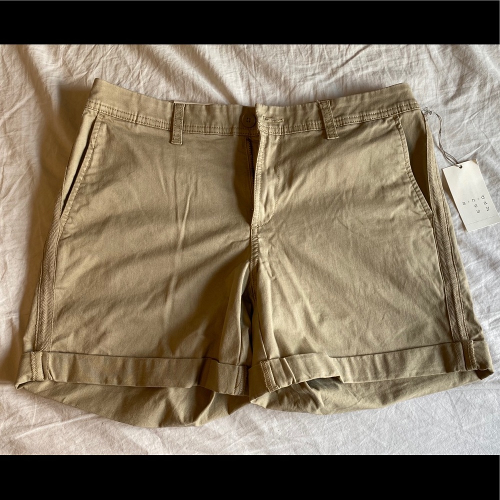 A New Day - 5” Khaki Chino Shorts - Size 8